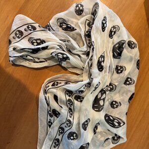 Alexander McQueen Skull scarf